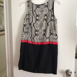 Fully lined; dress 100% linen; lining 100% cotton.